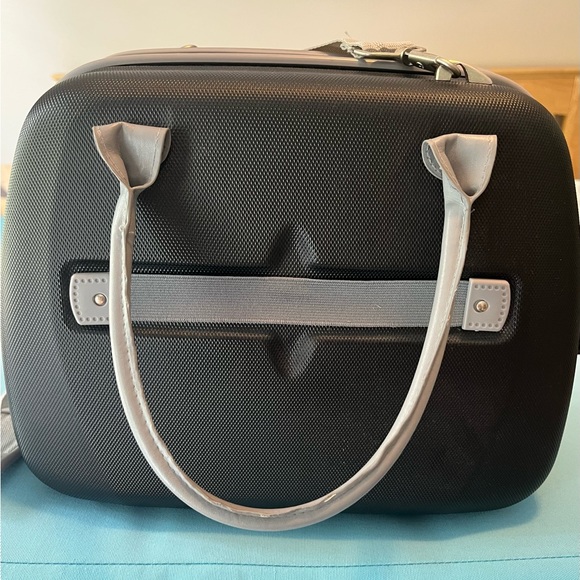 Swiss Hard case cosmetics or toiletry bag - Picture 3 of 4